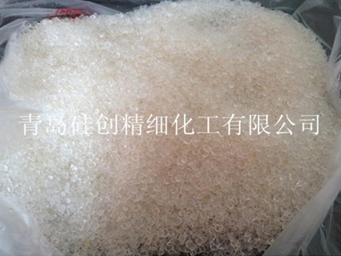 Fine-pored silica gel